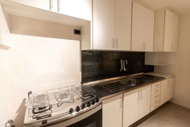 Imagem Apartamento reformado à venda na Vila Olímpia.