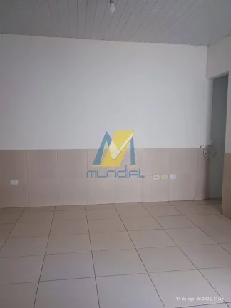 Imagem Cansado de pagar caro por um lugar pequeno? Olha essa casa com quintal.