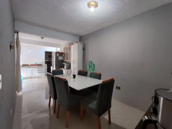 Imagem Lindo Sobrado de esquina com 170mt² - 3 dorm. /2 Banheiros e 3 Vagas
