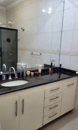 Imagem Casa à venda com 4 dorms e 4 vagas - Campo Grande