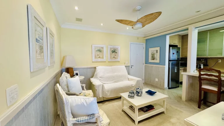 Imagem Apartamento com 3 dormitórios à venda, 110 m por R$ 3.250.000,00 - Riviera