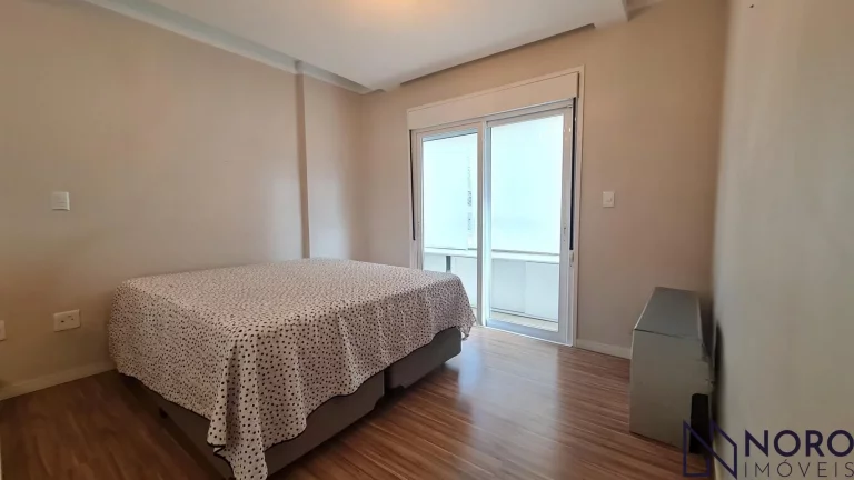 Imagem Apartamento Espaçoso com 3 Suítes e 2 Vagas no Centro de Santa Maria