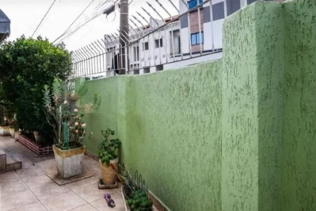 Imagem Casa Com 150 metros 3 Dormitórios 2 Banheiros e 5 vagas de garagens