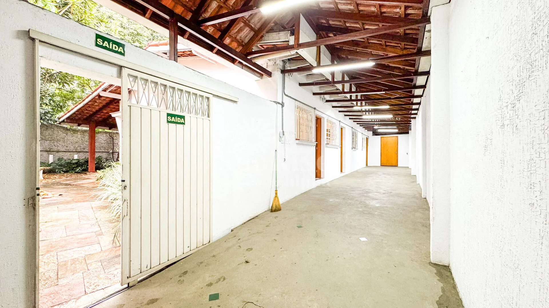 Imagem Casa de esquina para alugar com 350m² Residencial ou Comercial - Vila Clementino - São Paulo/SP