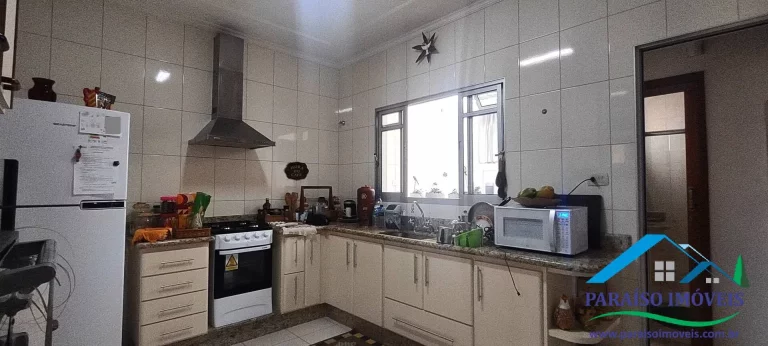 Imagem Conforto e Sofisticação te Esperam: Apartamento Decorado em Paraisópolis!