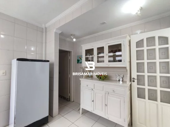 Imagem PITANGUEIRAS- UMA QUADRA DA PRAIA , GARAGEM NO PRÉDIO.
