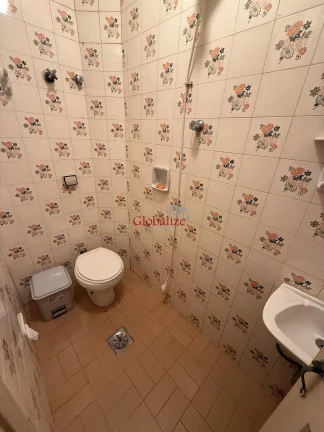 Imagem Oportunidade Sobrado à Venda com 3 dormitórios e 2 vagas no bairro da Encruzilhada em Santos por R$ 850 mil