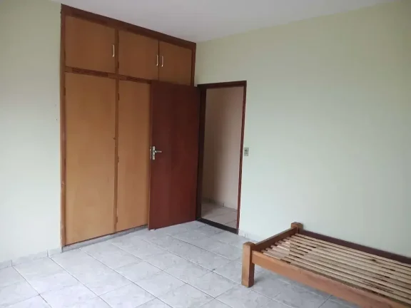 Imagem Casa à venda em Barbacena, Centro, com 3 quartos, 115m2