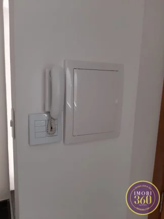 Imagem Casa em Condomínio Fechado com 02 Suítes com 02 vagas de garagem na Vila RéRé