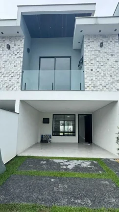 Imagem Geminado com 3 suítes e 2 vagas de garagem - Saguaçu | Joinville/SC