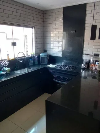 Imagem Casa Sobrado, 3 dormitórios (1 suíte), 2 vagas, Vila Branca - Jacareí.