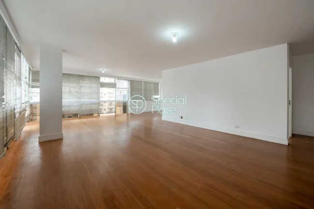 Imagem Ótimo Custo/Benefício em Higienópolis - 240m² de área útil - Ambientes amplos - Living para tr...