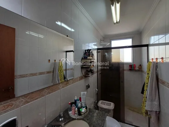 Imagem Localizado na charmosa Rua Bandeirantes, este apartamento no Condomínio Ilha das Canarias oferece u...