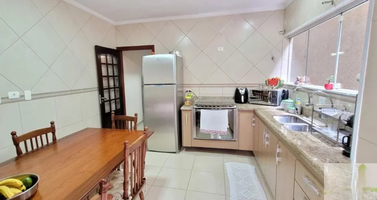 Imagem VENDO LINDO SOBRADO PROXIMO DA AV. CUPECÊ! (ZONA SUL-SP)