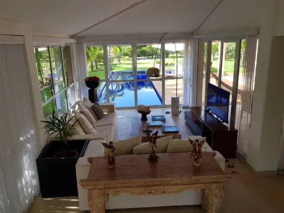 Imagem CONDOMINIO QUINTAS DE SAÚIPE - CASA TOTALMENTE MOBILIADA, DECORADA, MODELO DO RENOMADO ARQUITETO DAVI BASTOS: 330m2 DE ÁREA, 3 SUITES SALA AMPLIADA