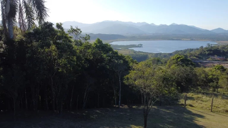 Imagem Terreno de 6.849,71 m² com Vista para Lagoa e Praias - Garopaba e Paulo Lopes-SC