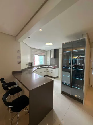 Imagem Apartamento alto padrão com 3 suítes e 4 vagas de garagem em - Balneário Camboriú/SC
