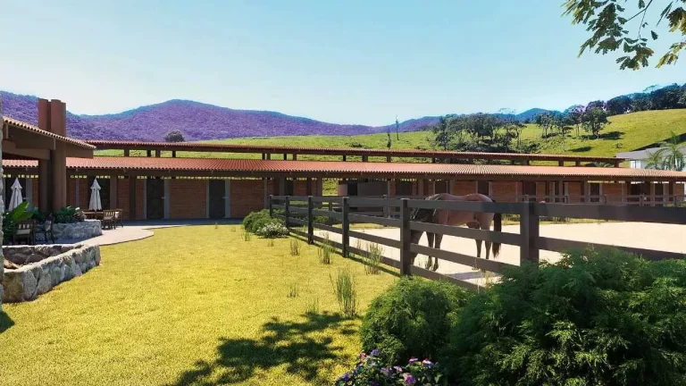 Imagem Terreno com 620m² em condomínio rural com estrutura para cavalos em Camboriú