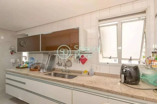 Imagem Excelente apartamento com 160m² no Brooklin!! Living amplo com varanda envidraçada, home theater, ...