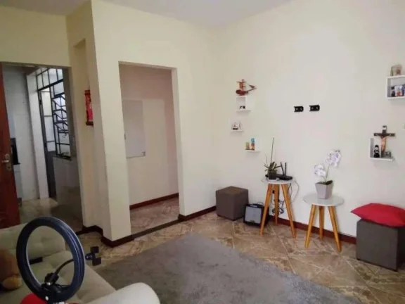 Imagem Prédio com dois apartamentos, ponto comercial e terraço com capacidade para expansão de mais dois andares.