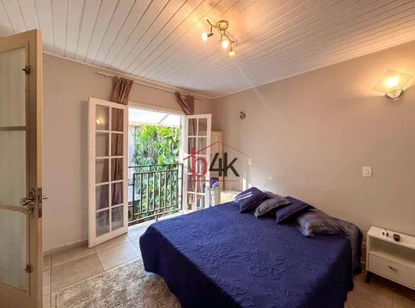 Imagem Casa com 3 dormitórios à venda, 220 m² por R$ 2.120.000 no Brooklin