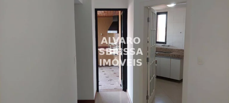 Imagem Apartamento com 4 vagas, 4 dormitórios sendo 2 suítes, todos com armários, portas balcões, venezianas automáticas e lindas vistas. 287m2. 1 por andar