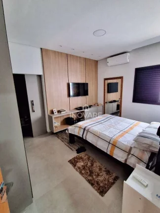 Imagem Casa com 3 dormitórios à venda, 195 m² por R$ 1.200.000 - Village Imperial - Itumbiara/GO