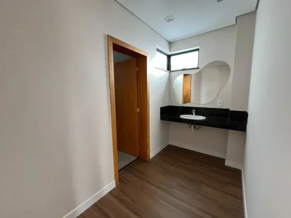 Imagem Casa Nova de Alto Padrão à Venda em Condomínio Tranquilo