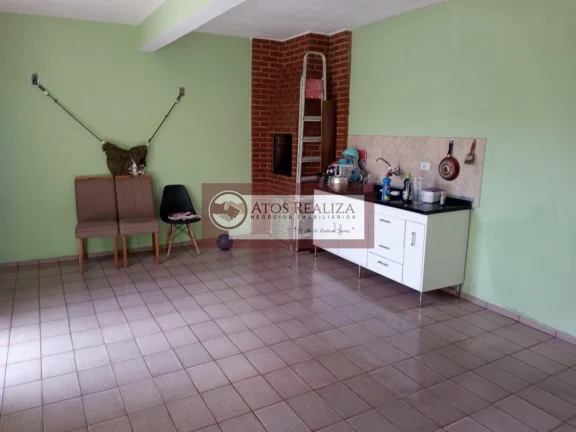Imagem Oportunidade a venda no Bairro de Veleiros. Vendo excelente casa com Edícula em Veleiros, são 250m² de área, com 3 dormitórios, sendo 1 Suíte, sala, Cozinha, área de lavanderia, área de churrasqueira com banheiro, edícula com 2 cômodos e banheiro, maís um
