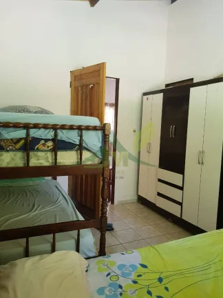 Imagem Linda Chácara em Piracaia: 1600m², Piscina, Lago, Poço, e Mais!