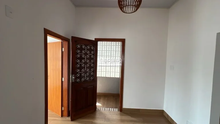 Imagem Encantadora casa de 4 dormitórios no bairro Estados Unidos em Uberaba