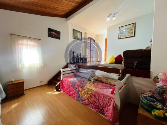Imagem Imperdível Casa à Venda em São Paulo-SP, Jabaquara: 4 Quartos, 2 Suítes, 2 Salas e 3 Vagas de Garagem!