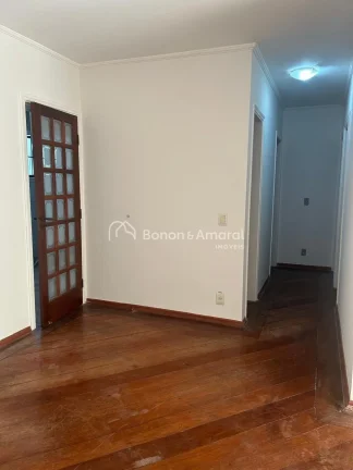 Imagem Este espaçoso apartamento de 100 m² está localizado em uma das regiões mais tradicionais de Camp...
