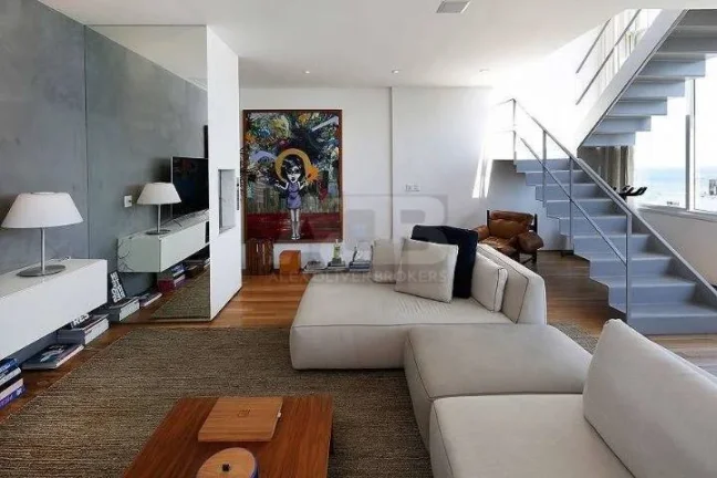 Imagem Cobertura à venda em Ipanema, 340m2 com 3 suítes, 2 vagas e Vista Mar!