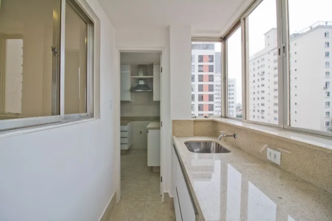 Imagem Apartamento 100M² Reformado, 2Q, 1 Suíte, 2 Banheiros, 1 Vaga, Salão de Festas e Salão de Jogos.