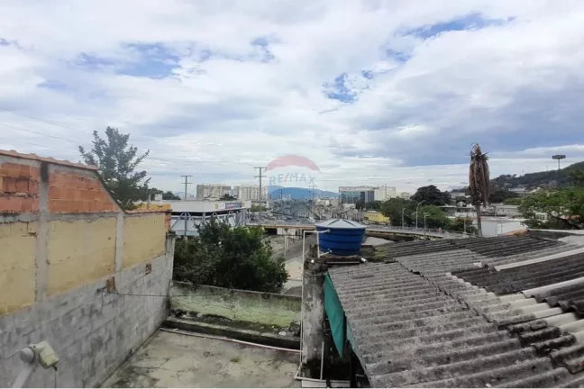 Imagem Casa a venda com 1 quarto com 200 m² em CASCADURA - RIO DE JANEIRO