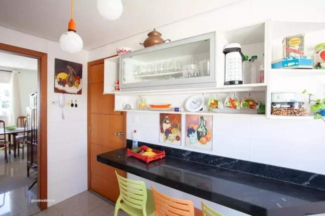 Imagem Localizado no bairro Santa Ines, este espaçoso apartamento oferece 121 metros quadrados de conforto...