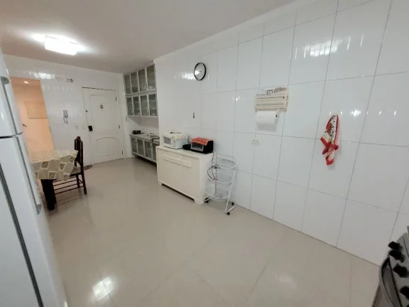 Imagem APARTAMENTO AMPLO COM 3DORMITÓRIOS, 1 SUÍTE, PEQUENA VISTA PARA O MAR, 1 VAGA PARA AUTO