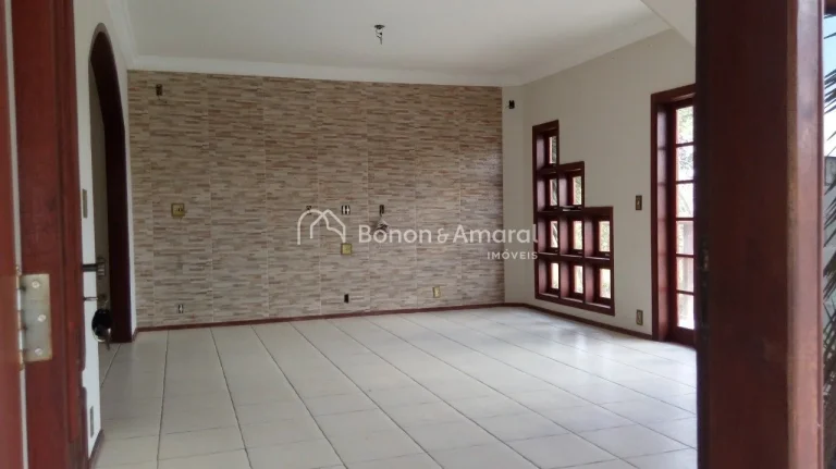 Imagem Excelente sobrado em condomínio tranquilo e arborizado, com 196 m² de construção em terreno ampl...