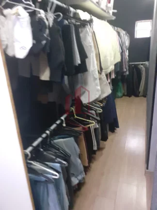 Imagem Impecável casa à venda no Centro de Franco da Rocha-SP: 2 quartos, 1 suíte, 3 salas, 2 banheiros, 2 vagas, 238 m².
