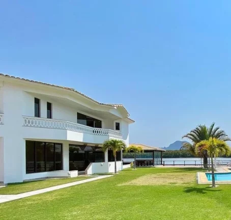 Imagem Belíssima Casa Duplex no Canal de Guarapari