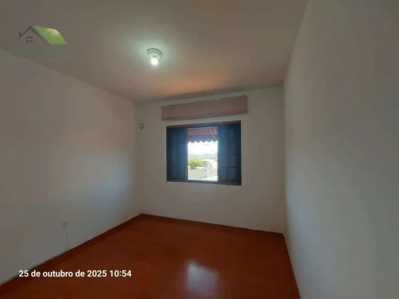 Imagem Sobrado de Esquina Exclusivo em Braz Cubas com 2 Suítes e garagem para 2 Carros!