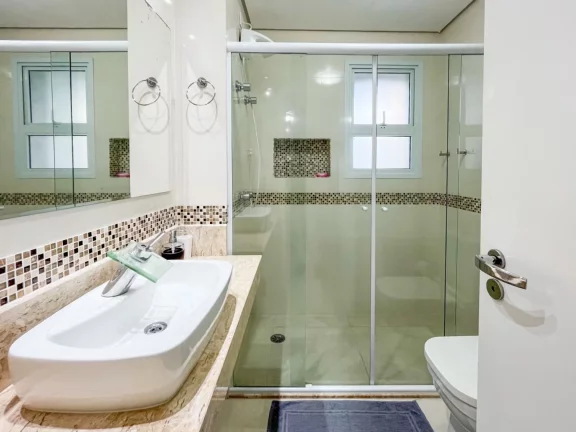 Imagem Impecável apartamento à venda em Riviera de São Lourenço Módulo 06: 3 quartos, 2 suítes, 2 salas, 2 vagas, 145,28m² de área.