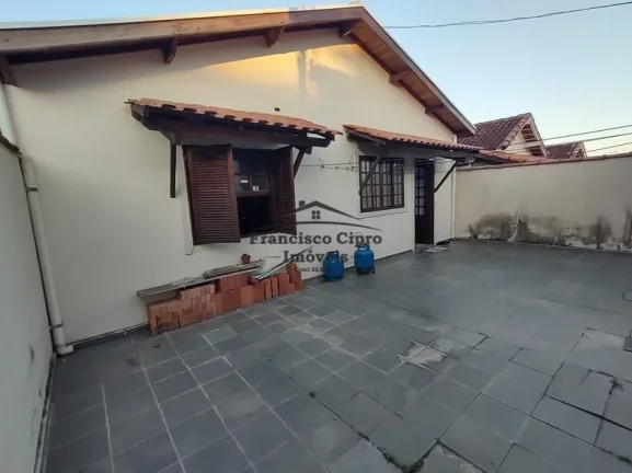 Imagem Casa à venda no bairro Vila dos Comerciarios - Guaratinguetá/SP