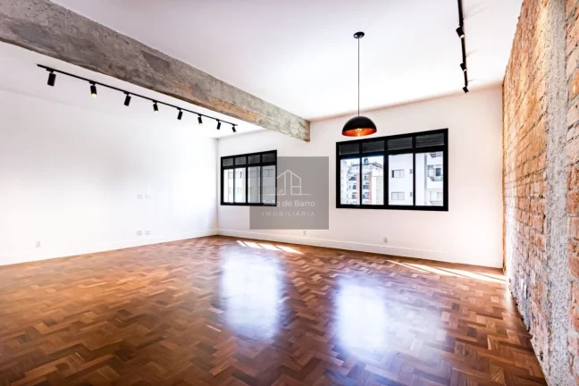 Apartamento Reformadíssimo com 3 suites 1 vaga prox Metro