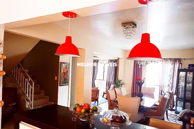 Imagem Cobertura Duplex à Venda Semi Mobiliado com 04 Dormitórios sendo 01 Suíte com Sacada, Terraço e sacada com Churrasqueira a Carvão, localizada no Centro em Balneário Camboriú - SC
