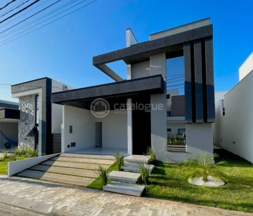 Casa de Alto Padrão à venda no Condomínio Ecoville 1