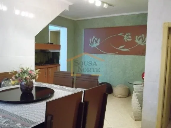 Imagem Sobrado de 210 m², totalmente reformado em porcelanato, com 3 dormitórios, sendo 1 suite com hidro...