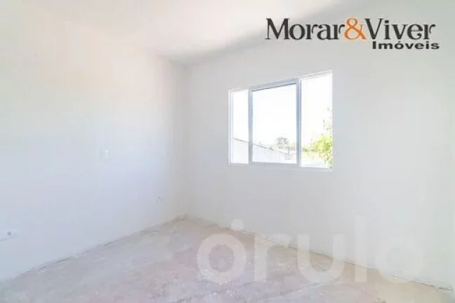 Imagem Sobrado para Venda em Curitiba, Uberaba, 3 dormitórios, 1 suíte, 2 banheiros, 2 vagas