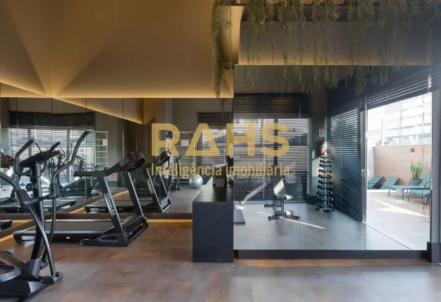 Imagem Buscando aquela cobertura nova com 4 suítes e 4 vagas de garagem? Essa é uma excelente opção par...